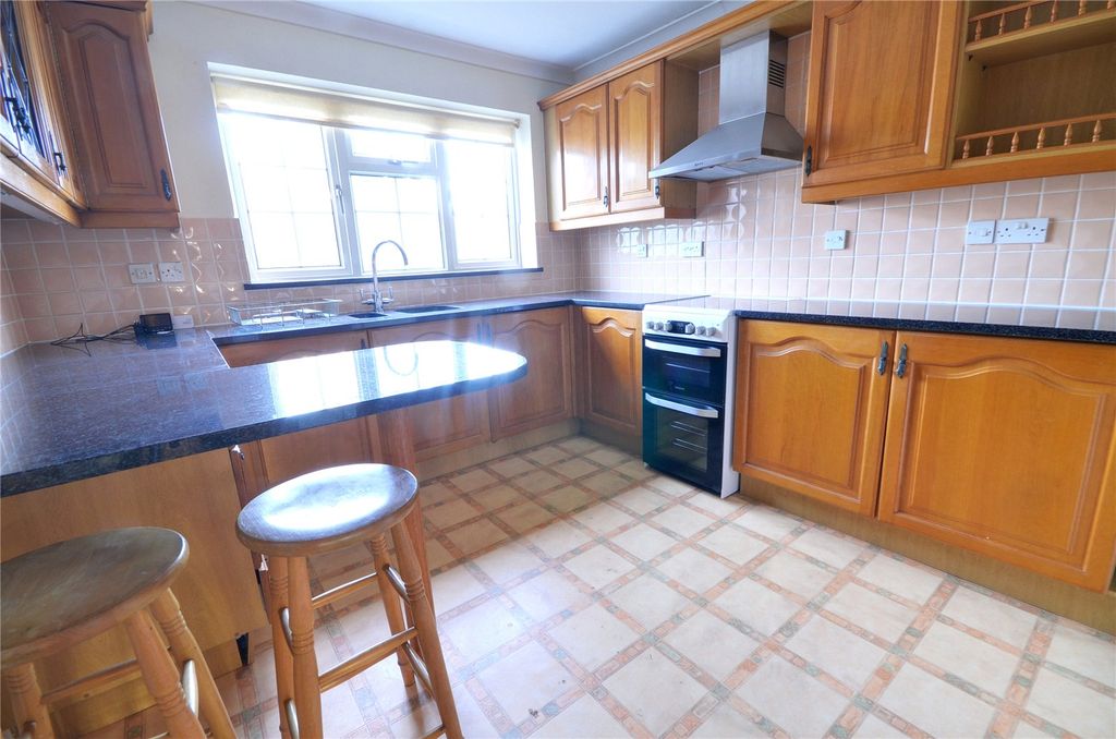 Property photo 2 of 19 Kitchen