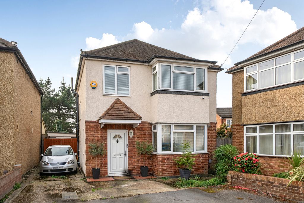 Property photo 1 of 14 1432657-18-69c129...