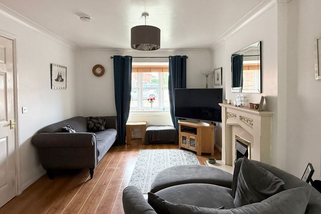 Property photo 3 of 18 18 Coxmoor 6