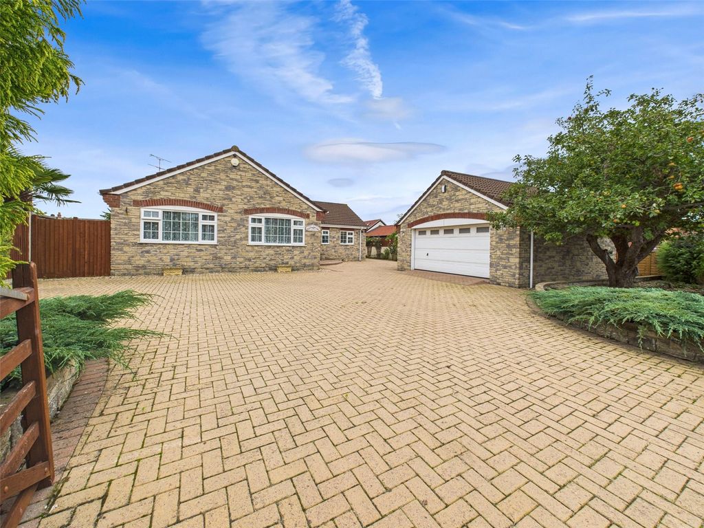 Property photo 1 of 23 Picture No. 13