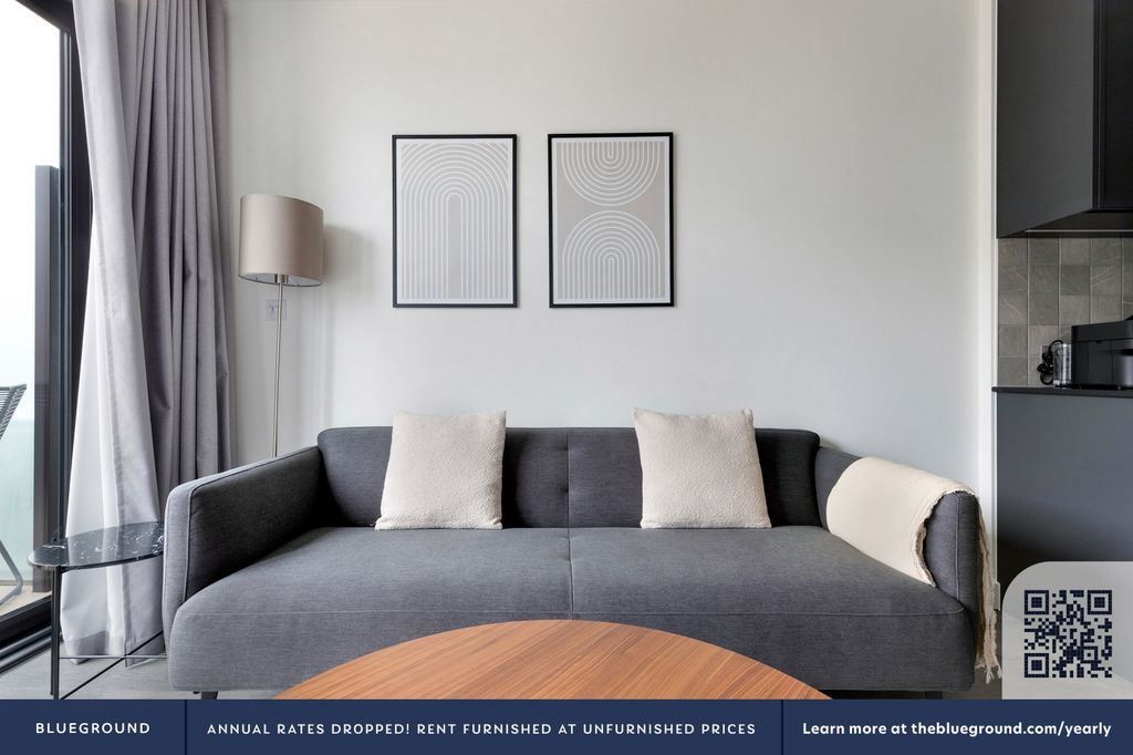 Property photo 3 of 39 Living Room