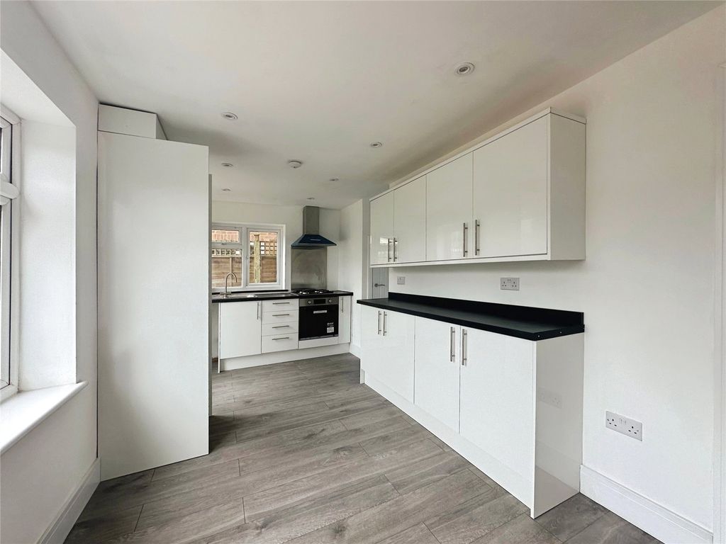 Property photo 2 of 10 Picture No. 04