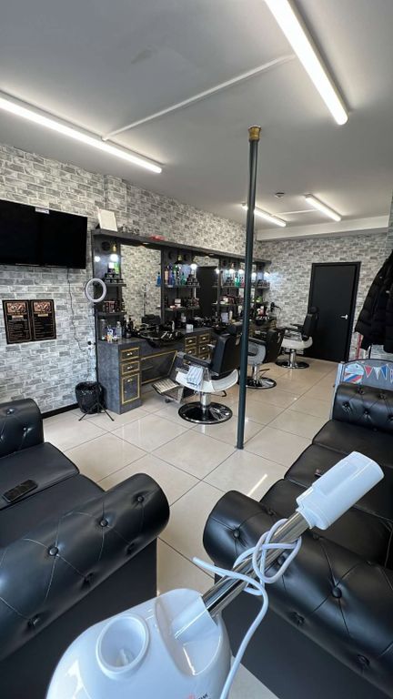Property photo 1 of 3 Barber Salon For Sale In East Finchley