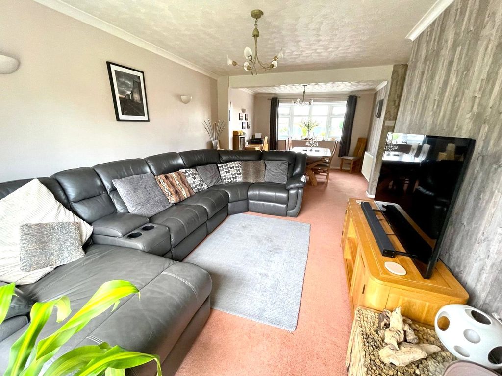 Property photo 3 of 20 Picture No. 06