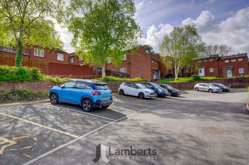 Property photo 3 of 15 Communal Parking