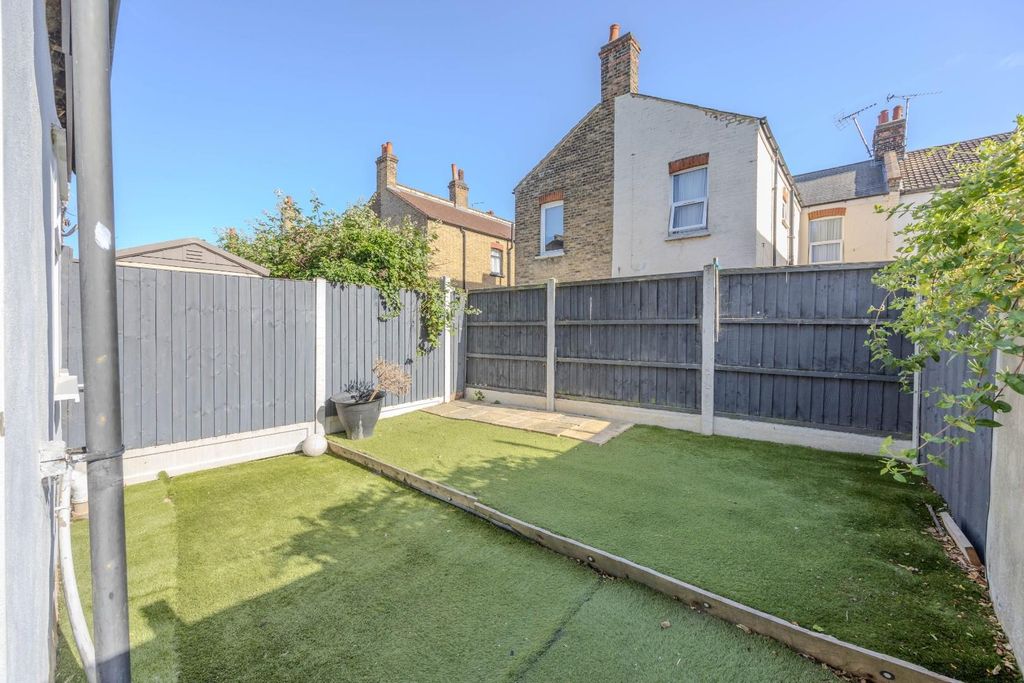 Property photo 3 of 14