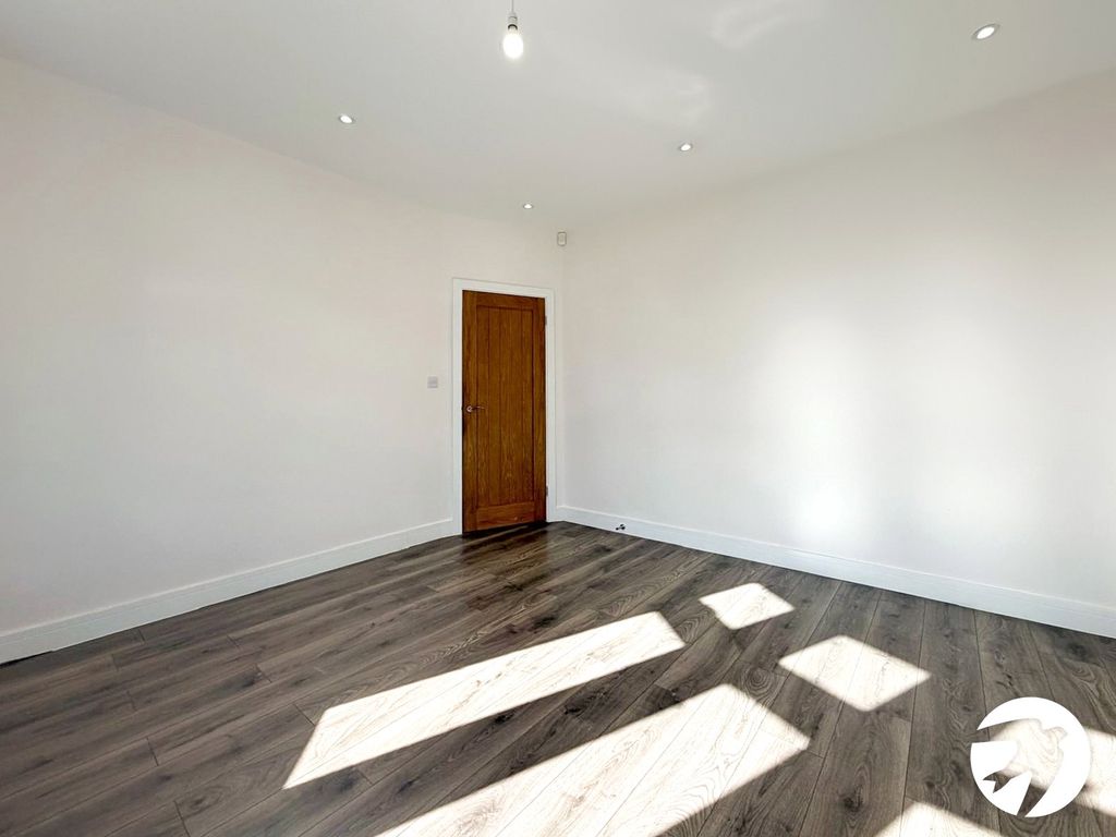 Property photo 3 of 17 Picture No. 31