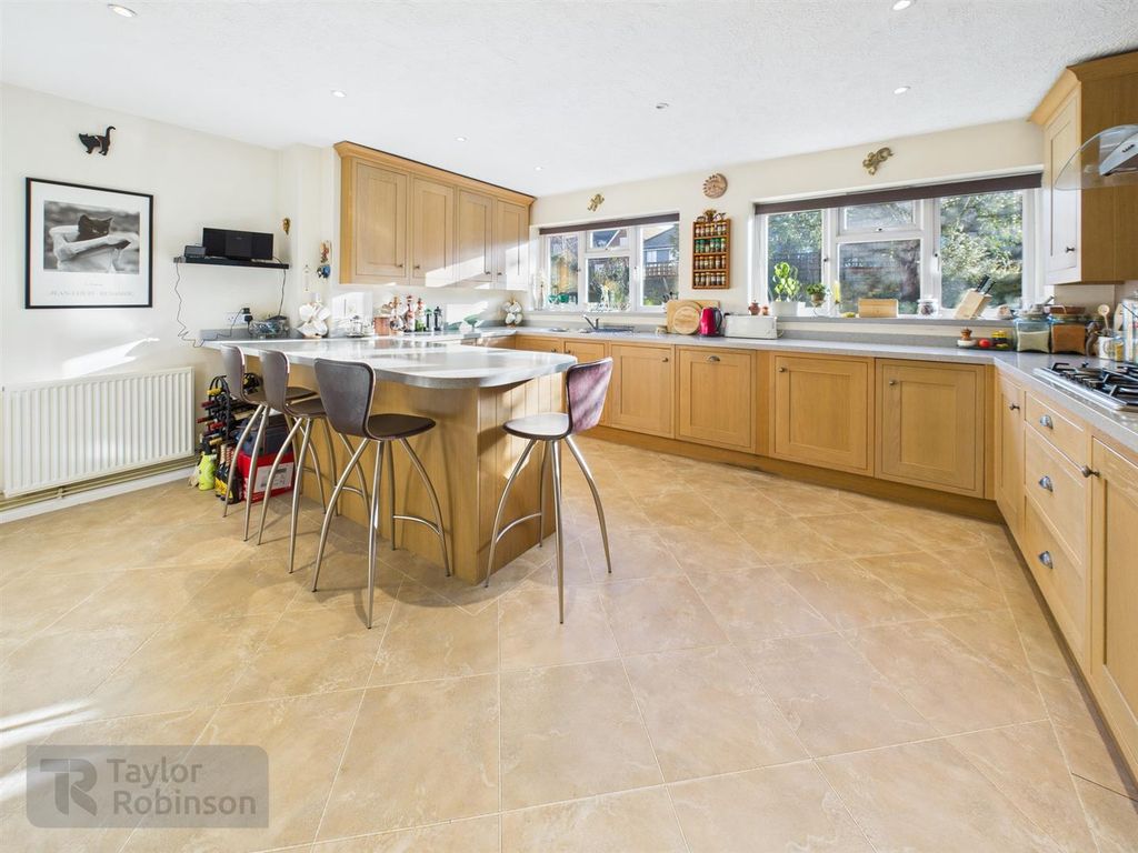 Property photo 3 of 20 Cam02600G0-Pr0615-Still008.Jpg