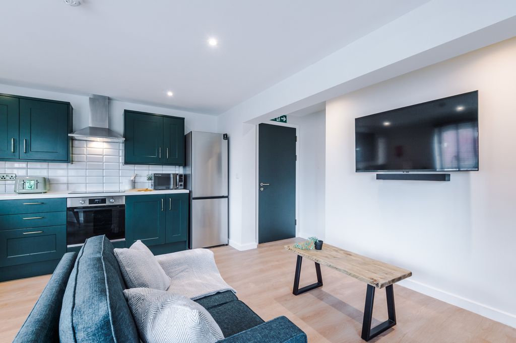 Property photo 3 of 15 Photo 2