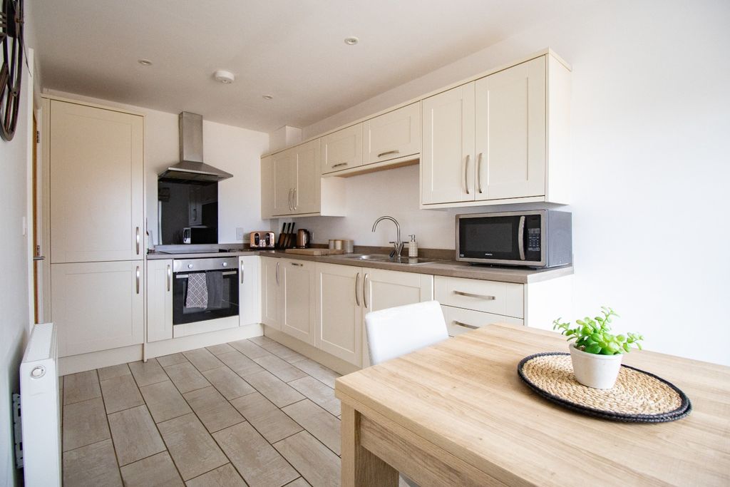 Property photo 2 of 20 4476687