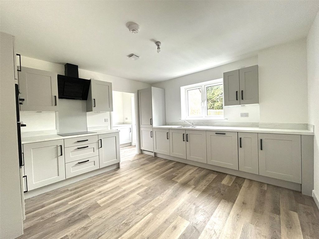 Property photo 3 of 20 Picture No. 30