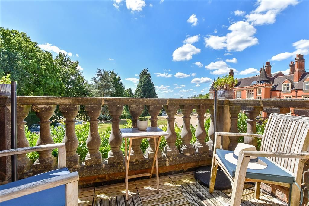 Property photo 3 of 20 Roof Terrace