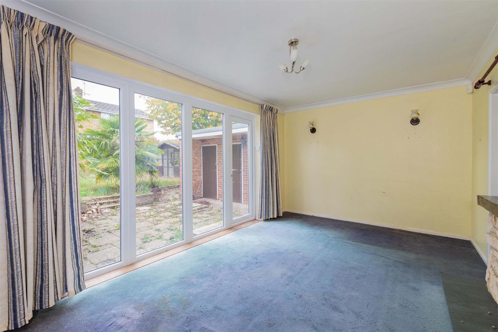 Property photo 2 of 18