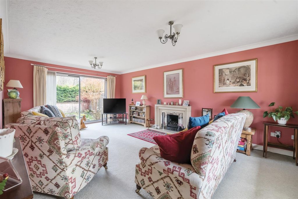 Property photo 2 of 12 Sitting Room