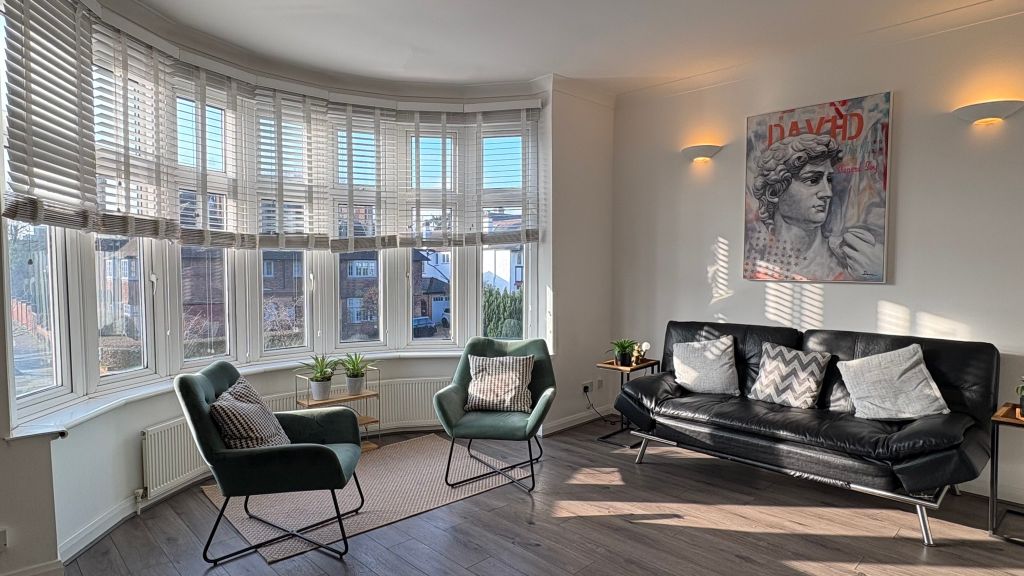 Property photo 1 of 16 Living Room