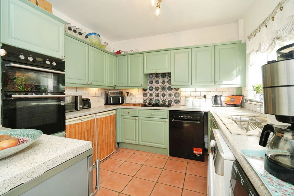 Property photo 2 of 23 Pbox-Img.Jpg