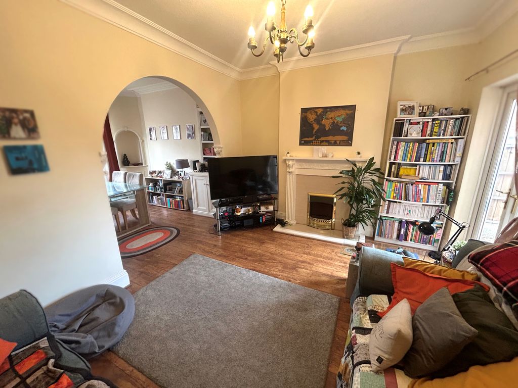 Property photo 2 of 11