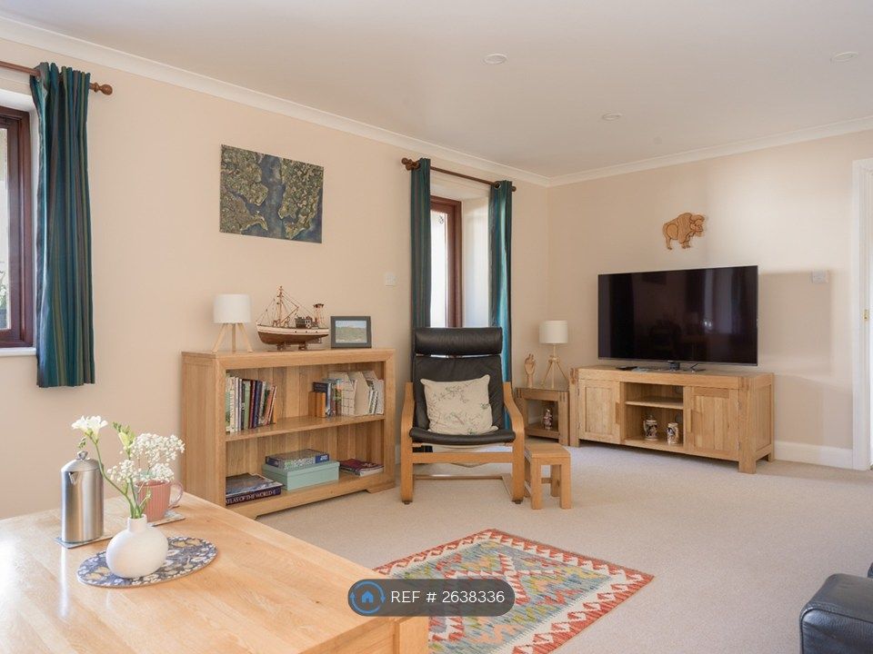 Property photo 3 of 13 Sitting Room