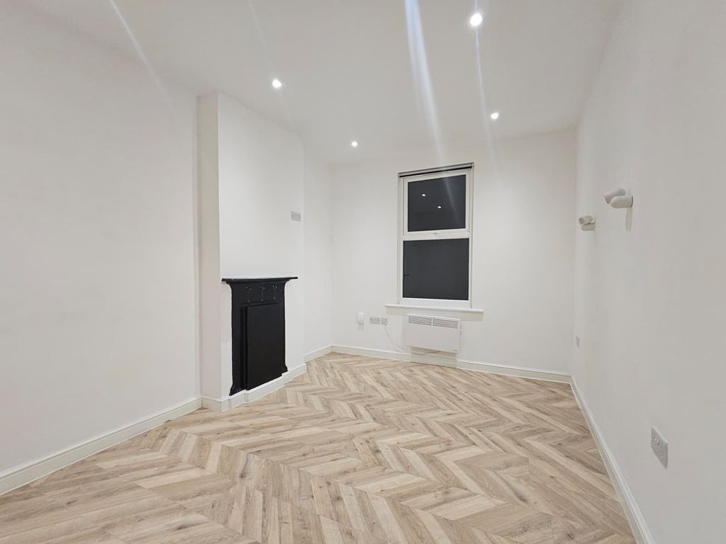 Property photo 1 of 3