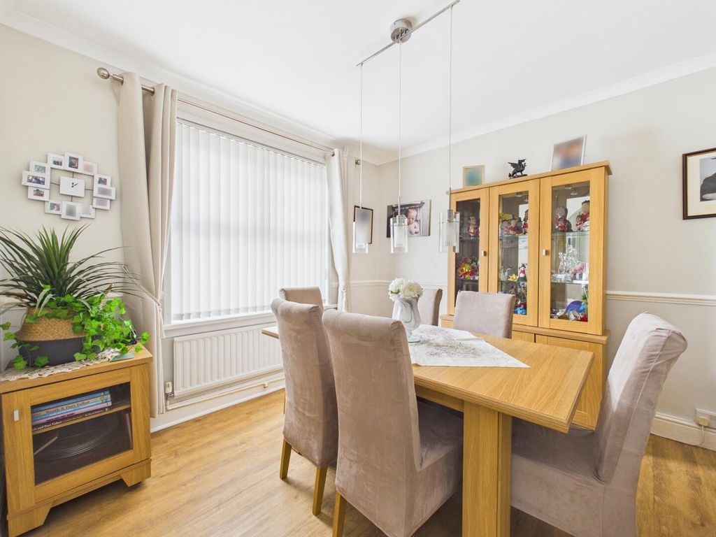 Property photo 2 of 14 Dining Room