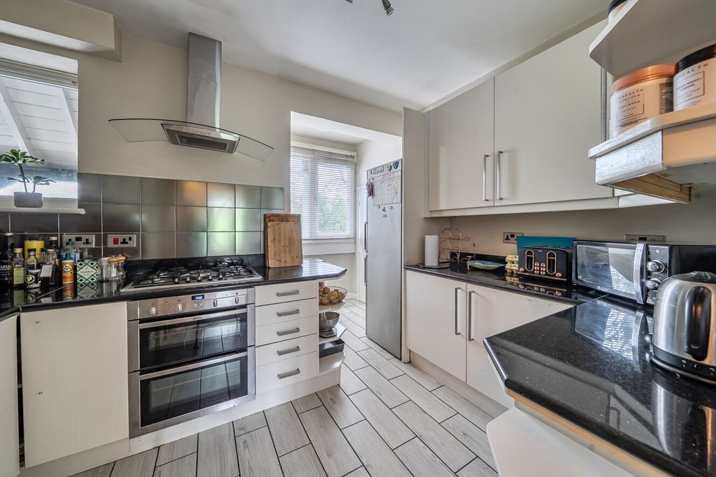 Property photo 3 of 17 Picture 3