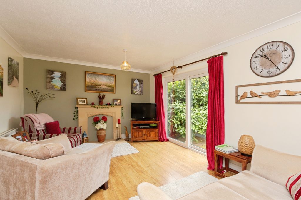 Property photo 2 of 18