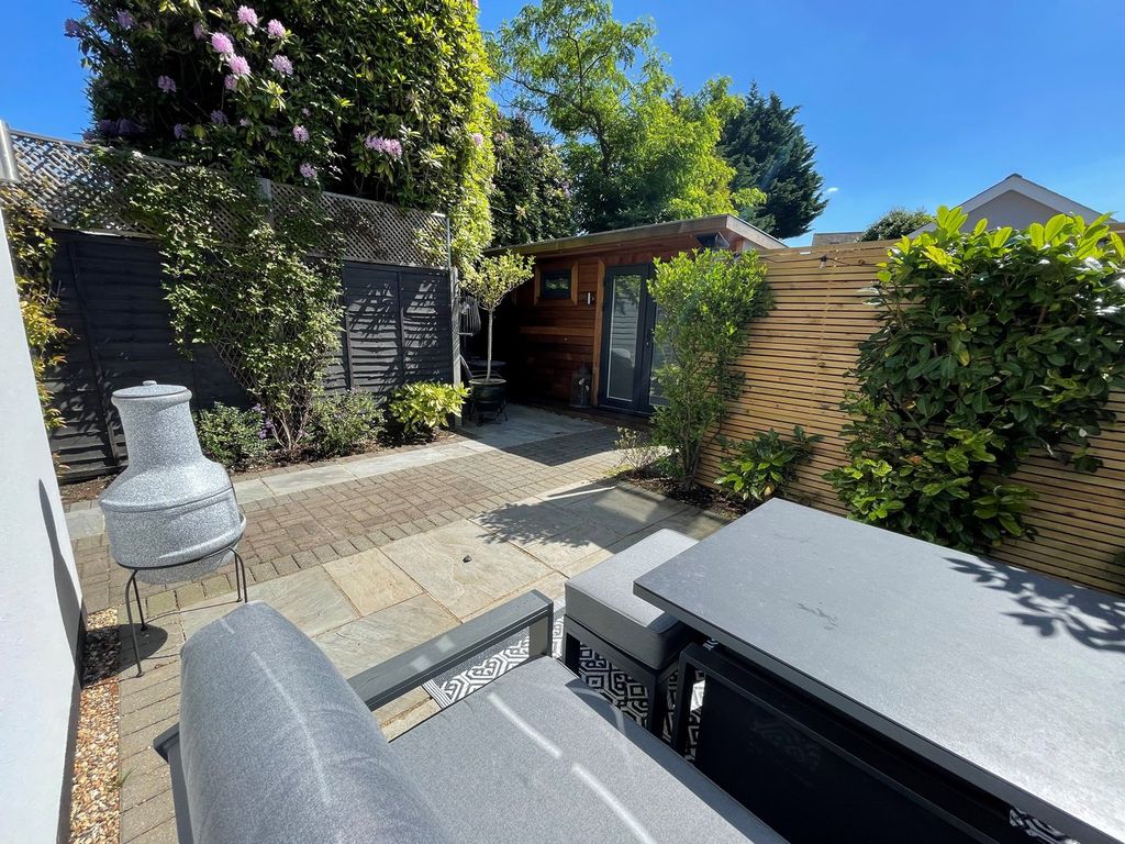 Property photo 2 of 12