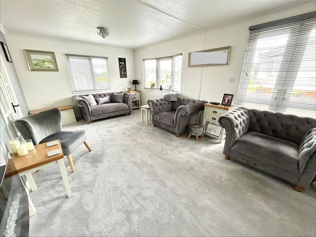 Property photo 2 of 20 Picture No. 47