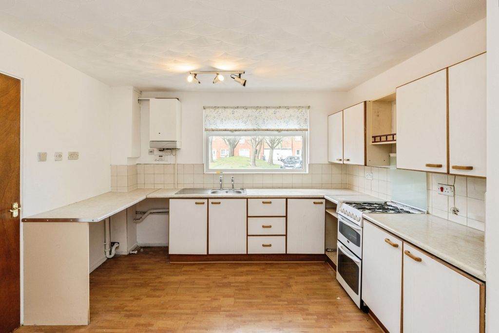 Property photo 2 of 17 Photo