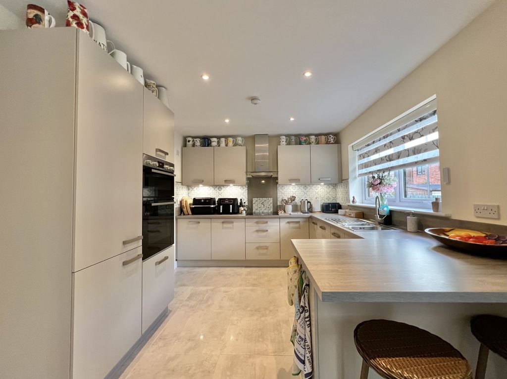 Property photo 3 of 31