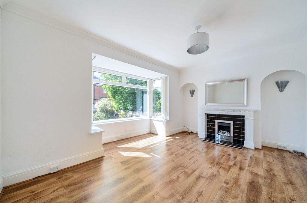 Property photo 2 of 20 Ewemove Harrogate Living Room
