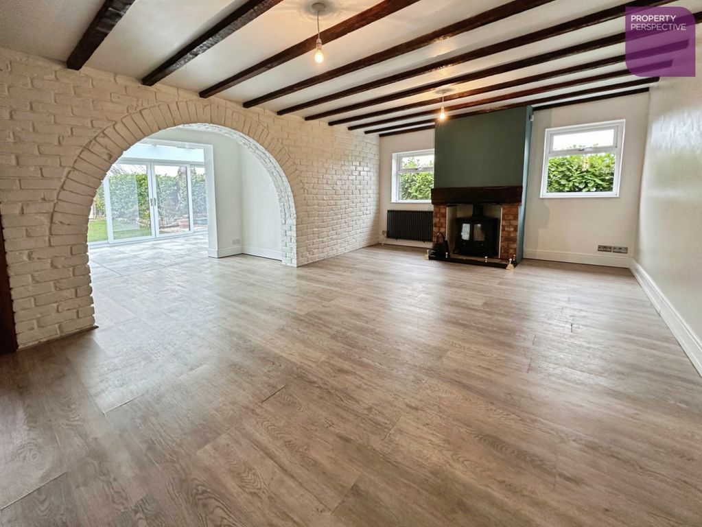 Property photo 2 of 16 Lounge