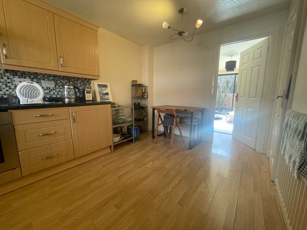 Property photo 3 of 12 2070673