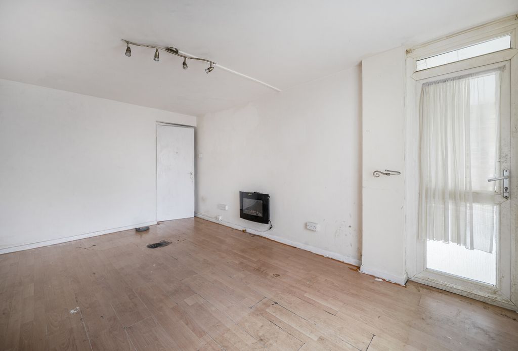Property photo 2 of 20 1455335-6-6A01A60...