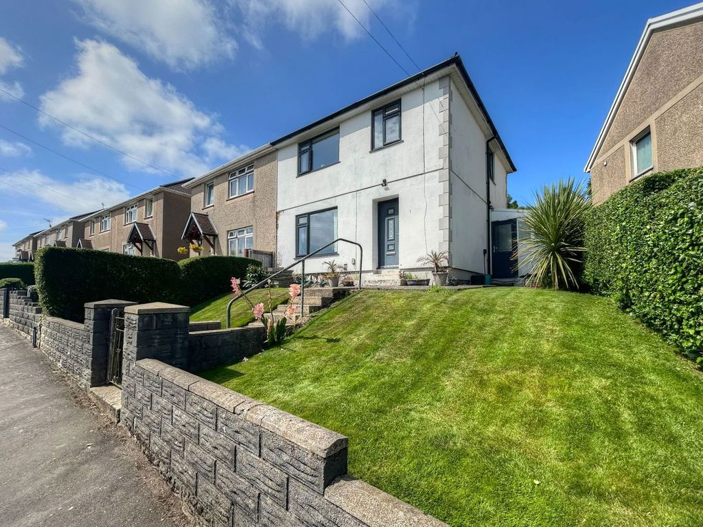 Property photo 1 of 34
