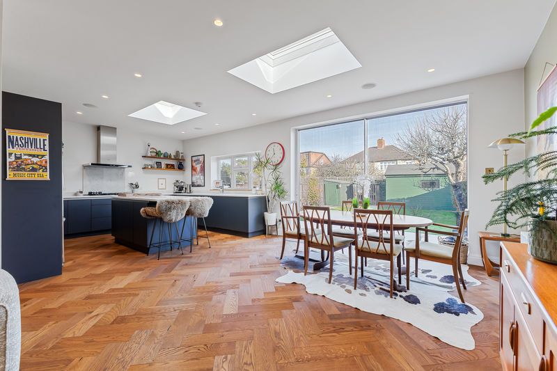 Property photo 2 of 26 Ivy Gate