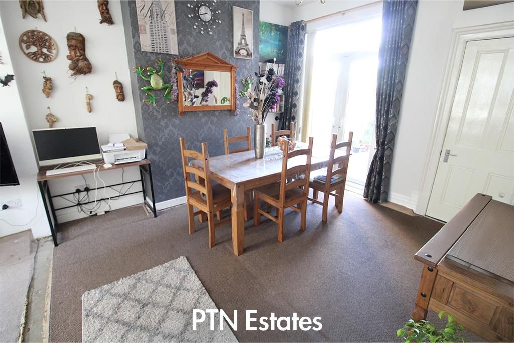 Property photo 3 of 20 Lounge / Diner