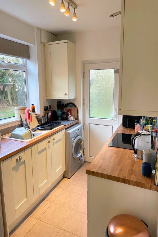 Property photo 3 of 6 Kitchen