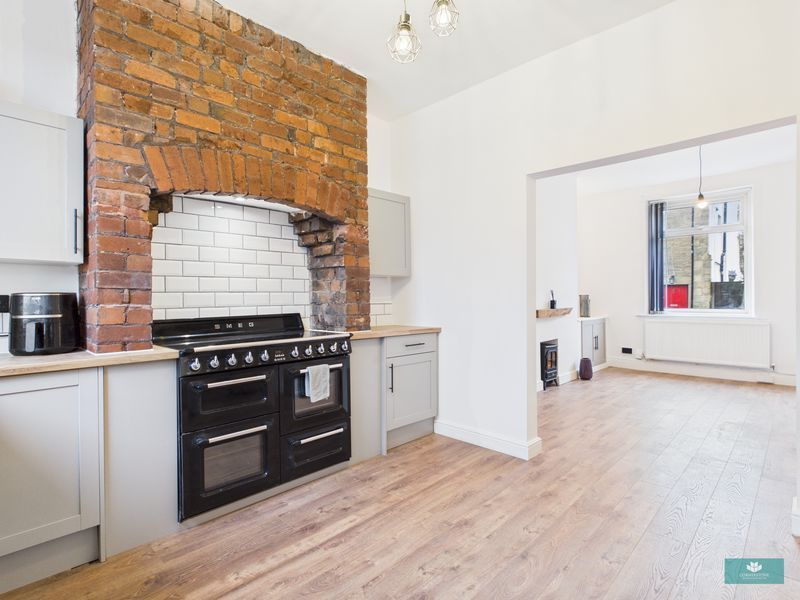 Property photo 3 of 10 Photo 4