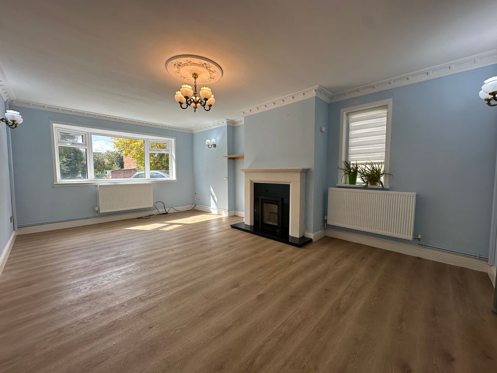 Property photo 2 of 12 Image