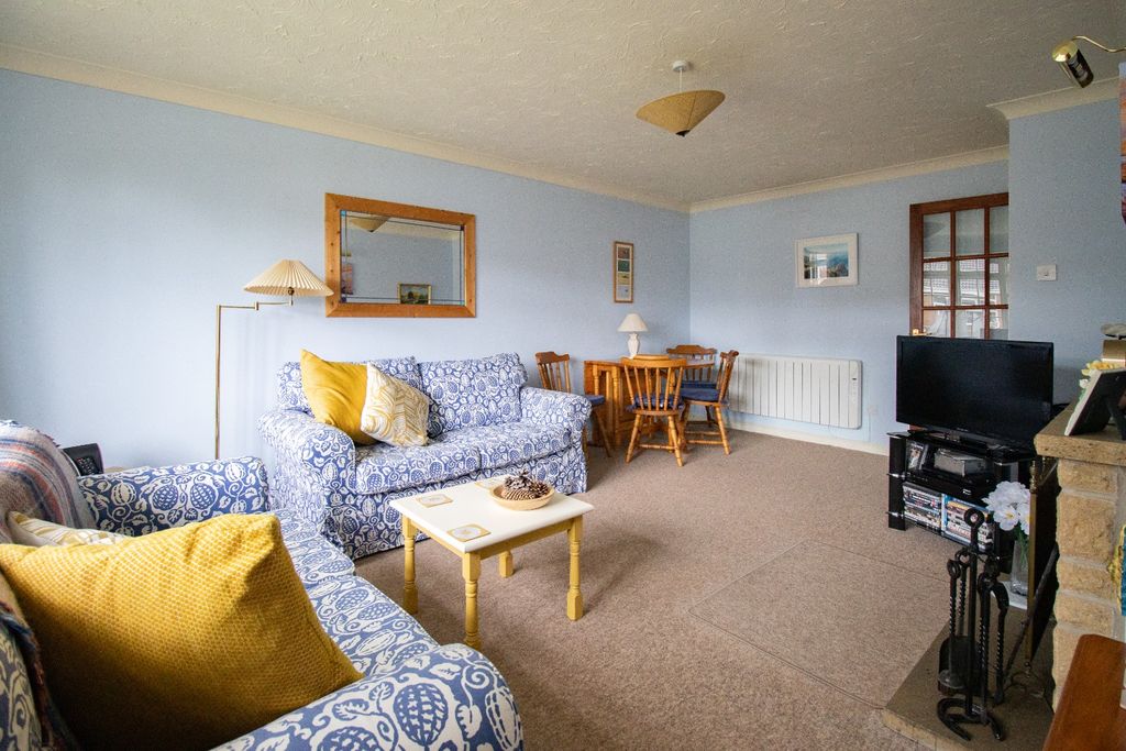 Property photo 2 of 15 4598735