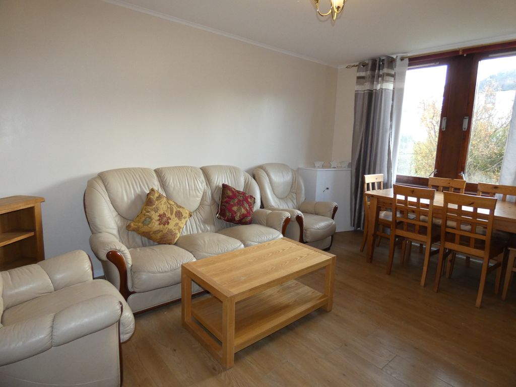 Property photo 2 of 17 Lounge / Dining