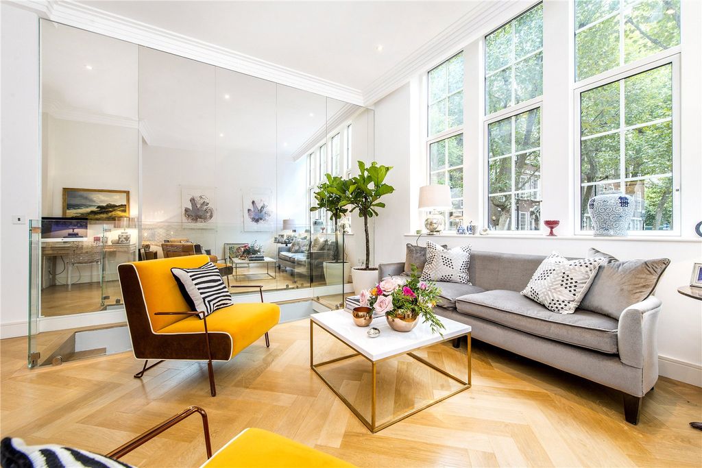 Property photo 1 of 11 Reception