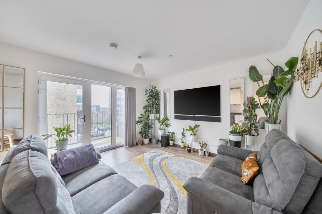 Property photo 2 of 22 1410492-20-698F3B...