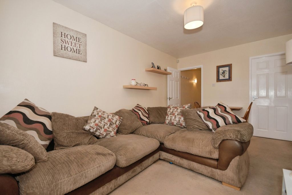 Property photo 3 of 14 Photo