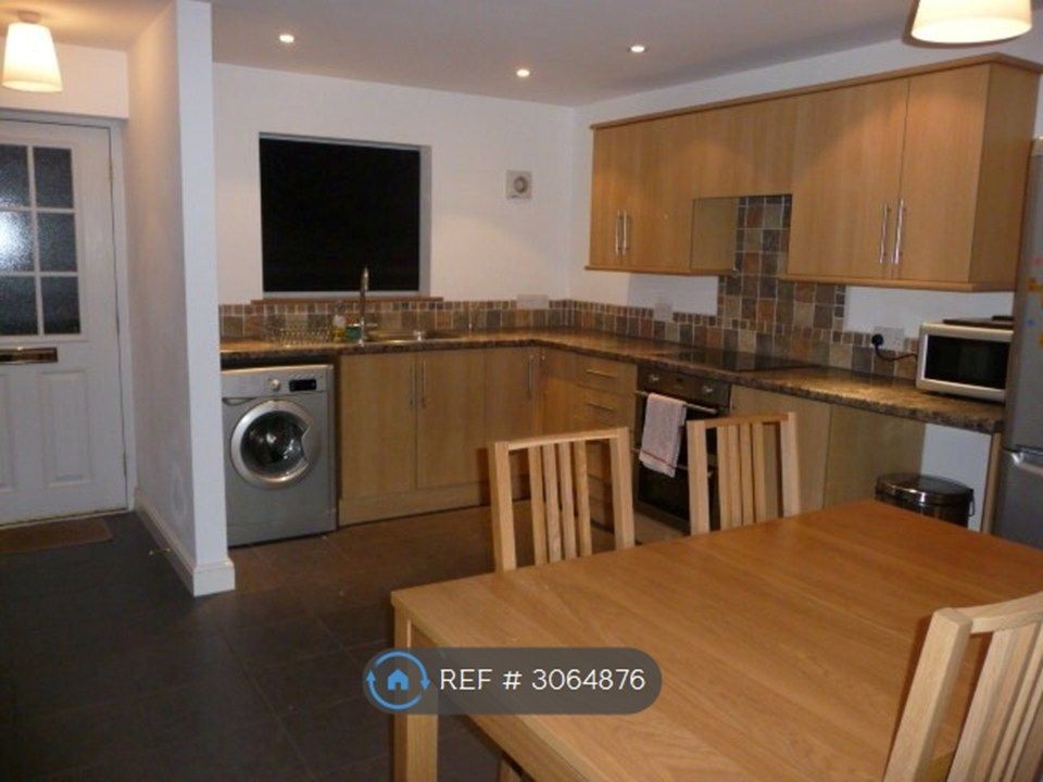 Property photo 2 of 7 Kitchen/Dining Room