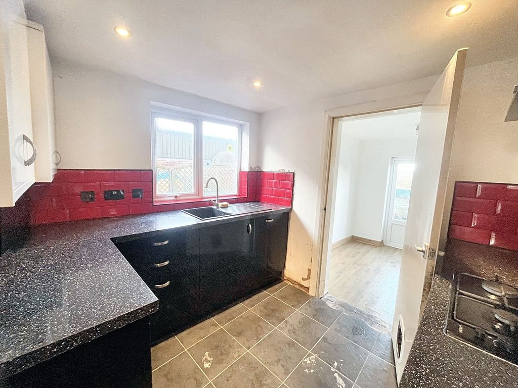 Property photo 3 of 18