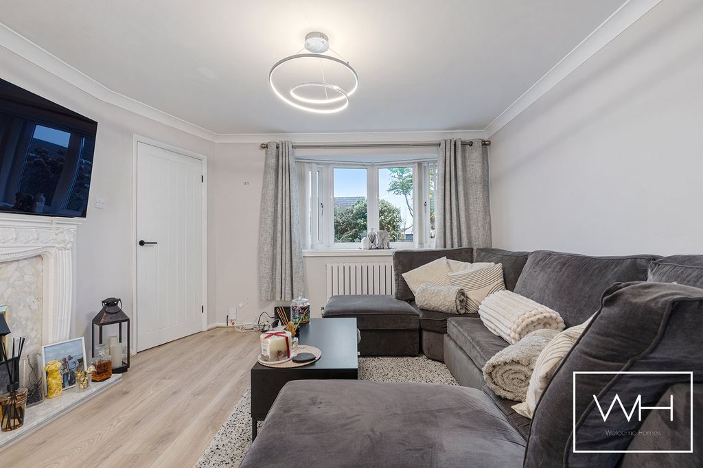 Property photo 3 of 20 12 Thornham Close, Armthorpe, Doncaster 09_297