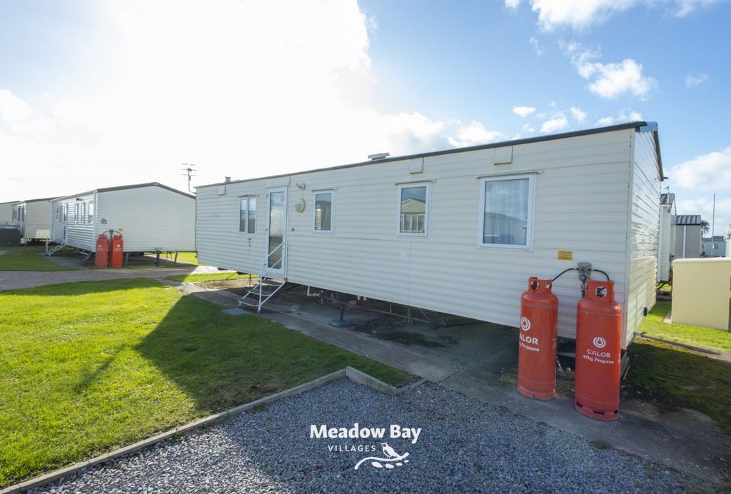 Property photo 2 of 12 L16 2009 Atlas Festival 35x12 3B 9.Jpg