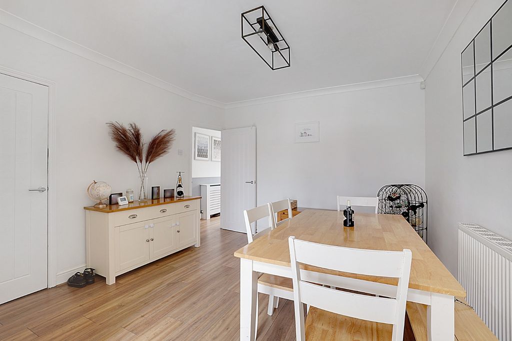 Property photo 3 of 19 4258078